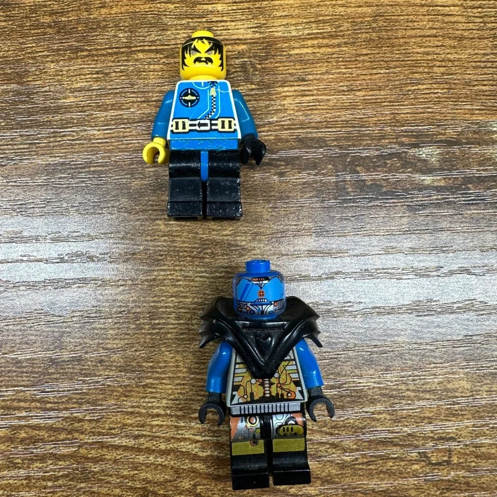 Lego Minifigure Lot 10pc Vintage Space Castle Town Spyrius Lion Knight Figures